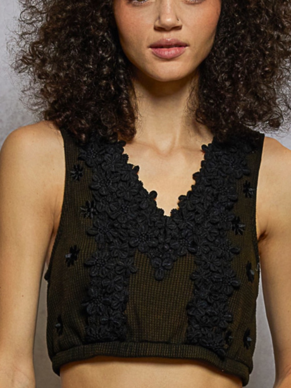 🎉 POL “This is Love 2“ POL Knit Bralette Tank with Floral Embroidery Detail 53